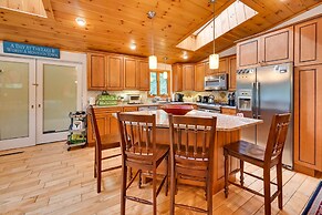 Spacious Tolland Home w/ Deck + Screened Porch!