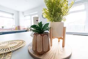 Spacious 3 Bedroom House in Barry