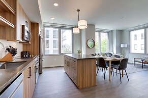 Elegant condo Clarendon with great view