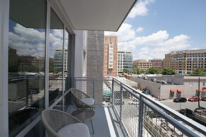 Cozy Apartments Near the Metro