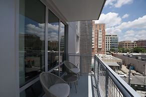 Cozy Apartments Near the Metro