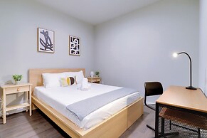 Cozy Apartments Near the Metro