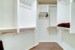 Cozy Apartments Near the Metro