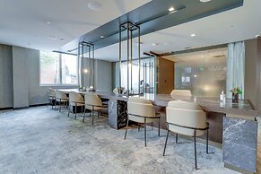 Cozy Apartments Near the Metro