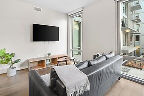 Cozy Apartments Near the Metro