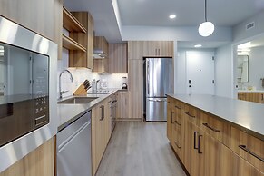 Cozy Apartments Near the Metro