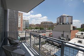 Cozy Apartments Near the Metro