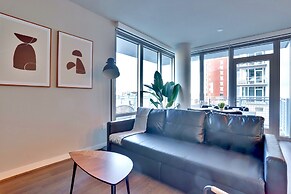 Cozy Apartments Near the Metro