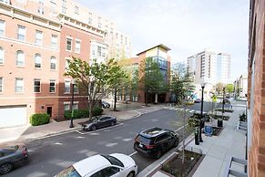 Cozy Apartments Near the Metro