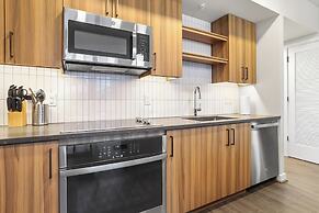 Cozy Apartments Near the Metro