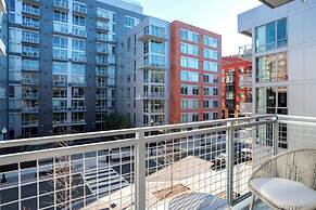 Cozy Apartments Near the Metro