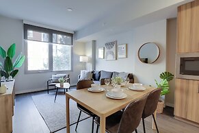 Cozy Apartments Near the Metro