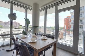 Cozy Apartments Near the Metro