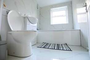 Impeccable 3-bed House in Plumstead, London