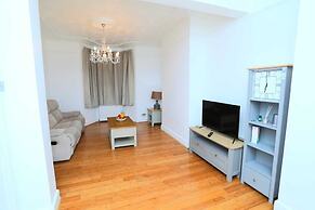 Impeccable 3-bed House in Plumstead, London