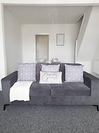 2 bed Townhouse Close to LFC Stadium