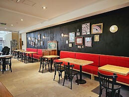 Tu Refugio en el Corazón de Montserrat