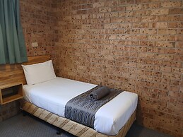 ALYN MOTEL