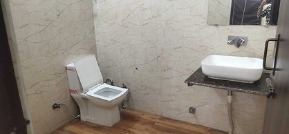 Roomshala 125 Hotel Maharaja