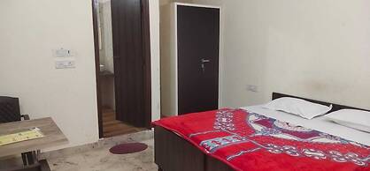 Roomshala 125 Hotel Maharaja