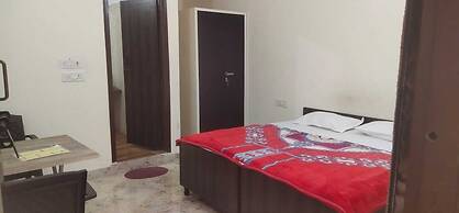 Roomshala 125 Hotel Maharaja