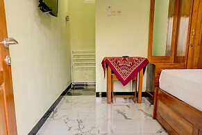 OYO Life 92922 Kost Bu Mala 1 Syariah