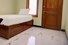 OYO Life 92922 Kost Bu Mala 1 Syariah