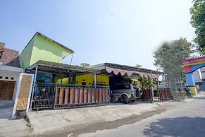 OYO Life 92840 Wisma Morricco