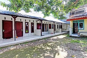 OYO Life 92853 Kost 999