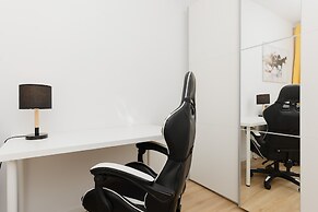 Apartment Business Centre by Renters