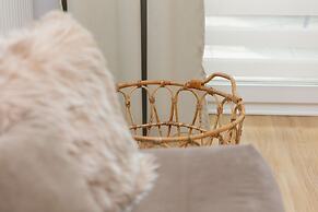 Apartment Business Centre by Renters