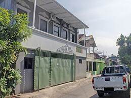 OYO Life 92830 Homestay Slamet Riadi Iv
