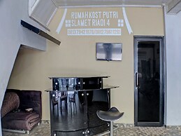 OYO Life 92830 Homestay Slamet Riadi Iv