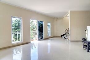 OYO Life 92707 D-akomiba Residence