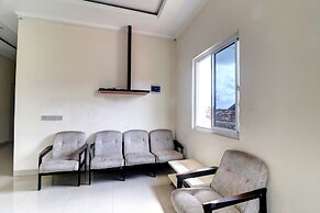 OYO Life 92707 D-akomiba Residence