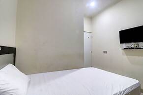 OYO Life 92707 D-akomiba Residence