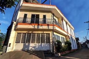 OYO Life 92707 D-akomiba Residence