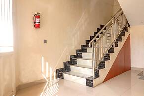 OYO Life 92707 D-akomiba Residence