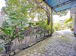 OYO Life 92937 Kost Putri Sarkara Syariah