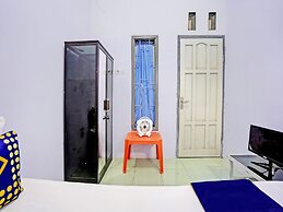 OYO Life 92937 Kost Putri Sarkara Syariah