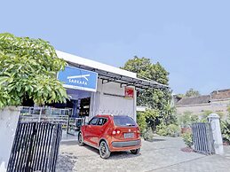 OYO Life 92937 Kost Putri Sarkara Syariah