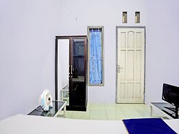 OYO Life 92937 Kost Putri Sarkara Syariah