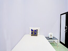 OYO Life 92937 Kost Putri Sarkara Syariah