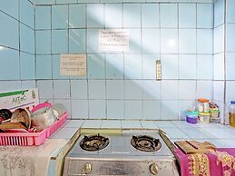 OYO Life 92937 Kost Putri Sarkara Syariah