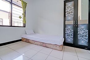 OYO Life 92901 Kost Bu Nur