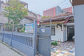 OYO Life 92901 Kost Bu Nur