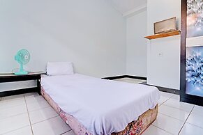 OYO Life 92901 Kost Bu Nur