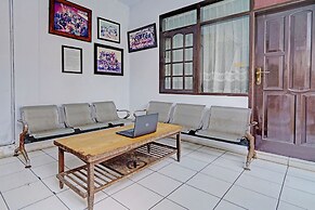 OYO Life 92901 Kost Bu Nur