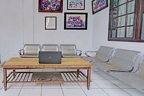 OYO Life 92901 Kost Bu Nur