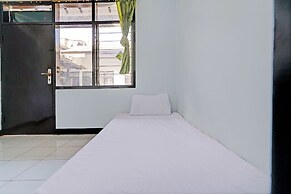 OYO Life 92901 Kost Bu Nur